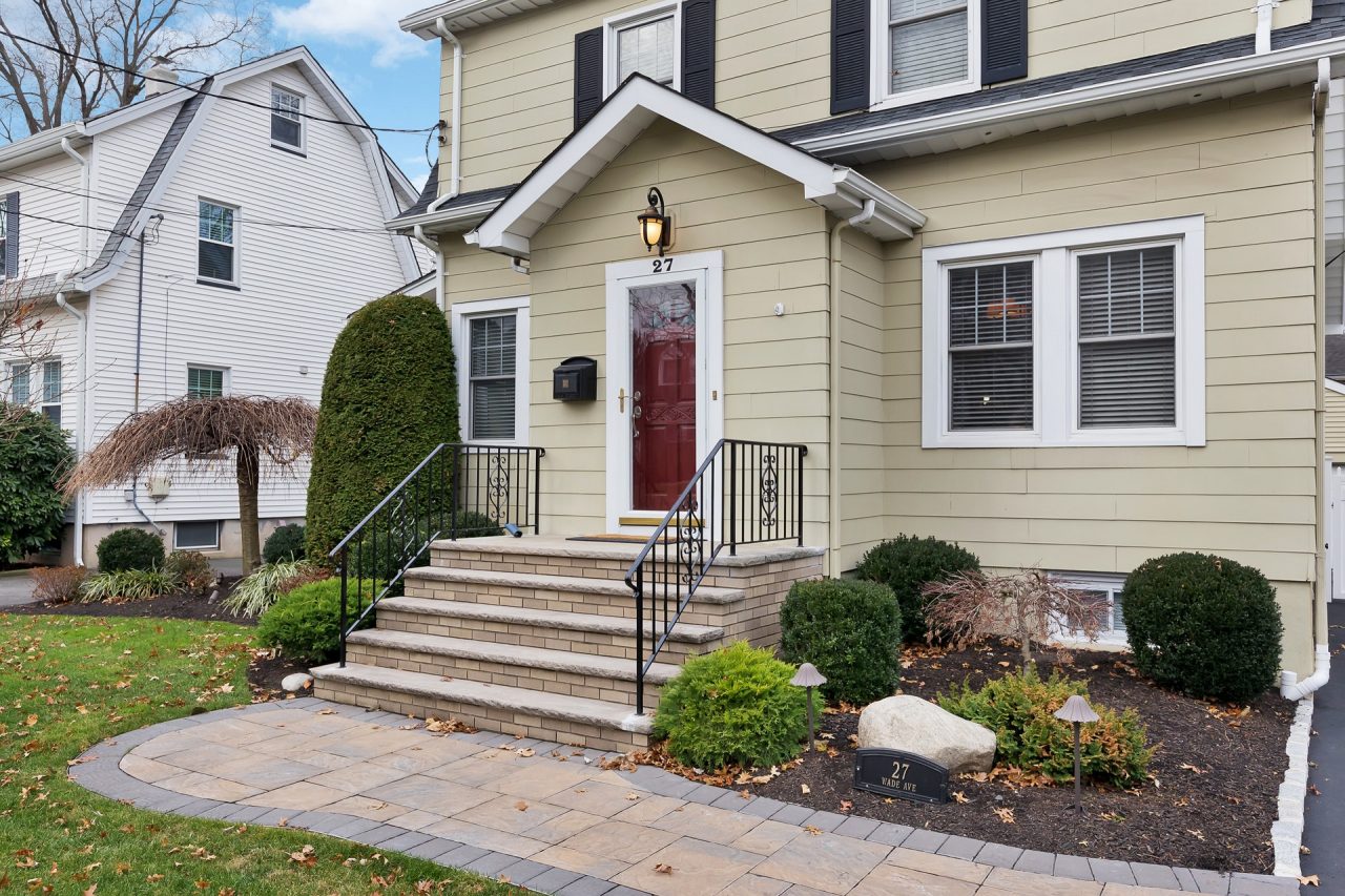 , Pristine Cranford Colonial For Sale!