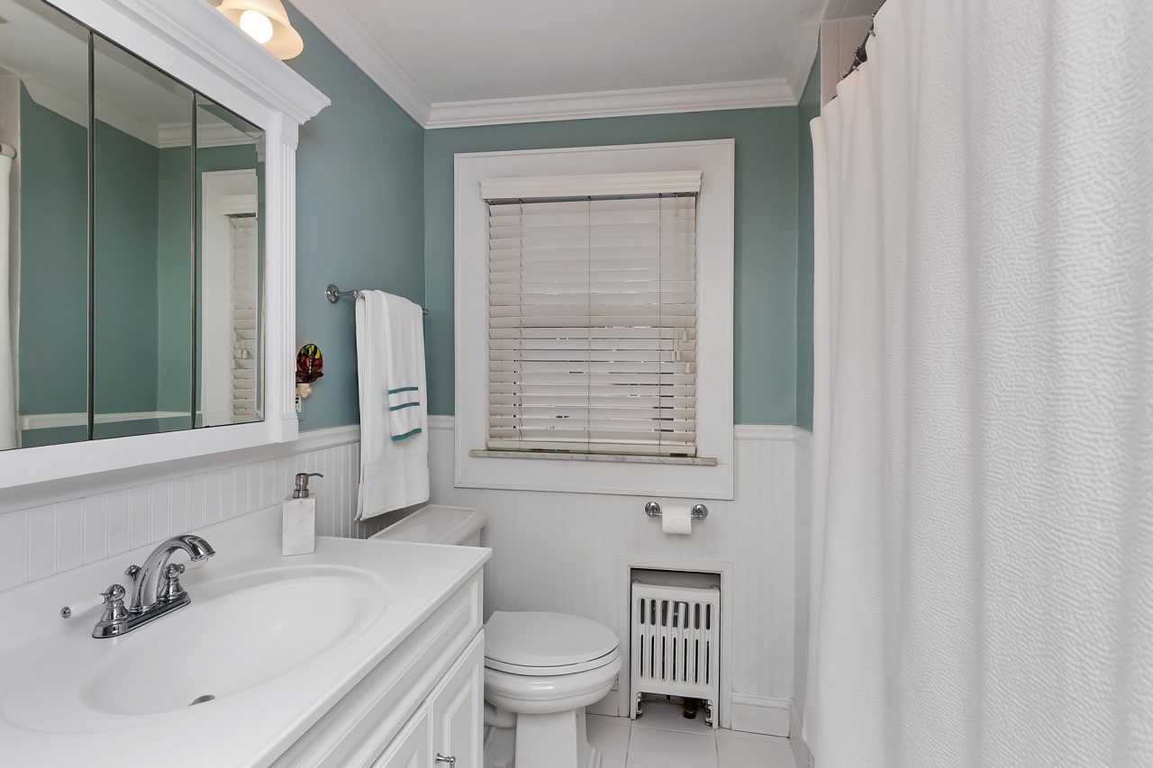 , Pristine Cranford Colonial For Sale!