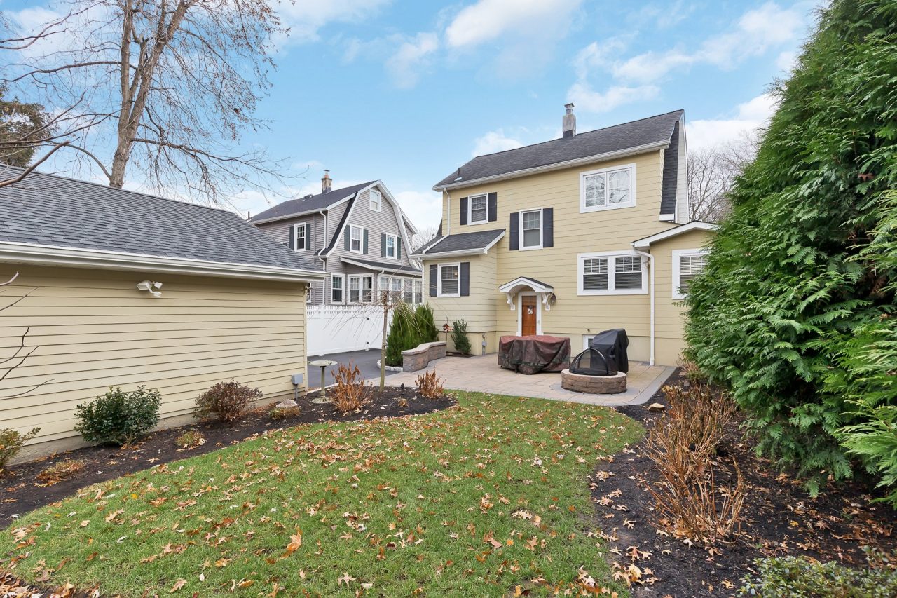 , Pristine Cranford Colonial For Sale!