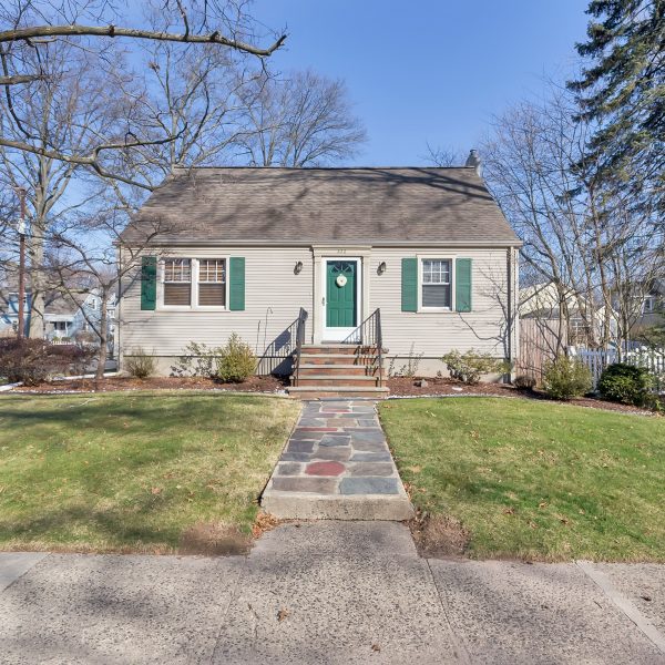 332 Manor Ave Cranford