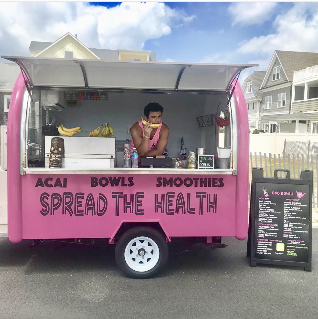 Ono Bowls Food Truck, Two Guys and their Pink Ono Bowls DTS Truck&#8230;.